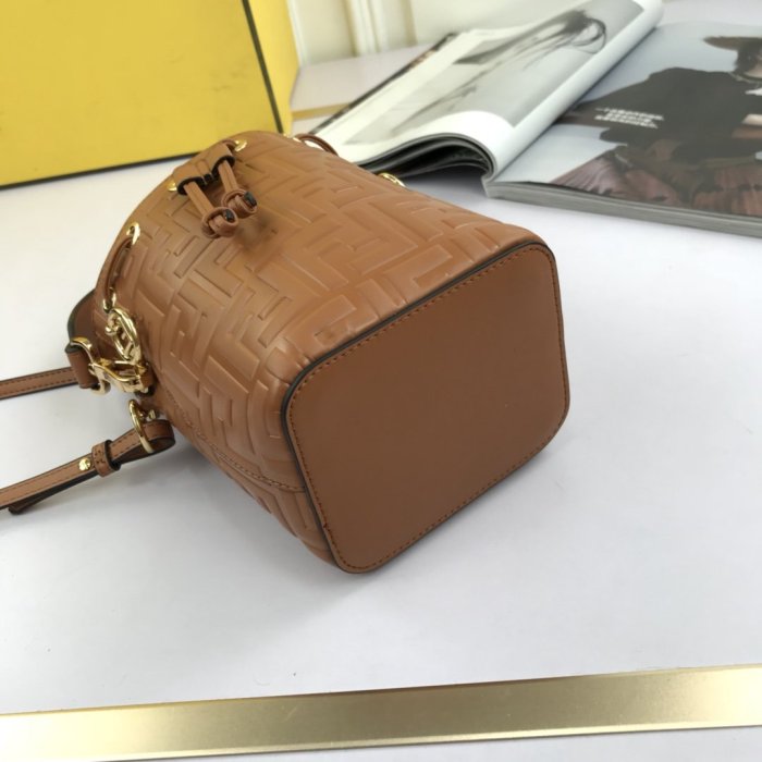 2020SS新作 FENDI フェンディ レディース ショルダーバック スーパーコピー