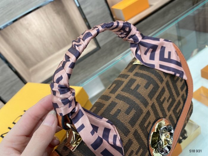 202103SS新作 FENDI フェンディ レディースショルダーバックスーパーコピー