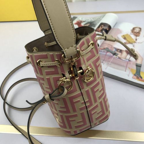 2020SS新作 FENDI フェンディ レディース ショルダーバック スーパーコピー