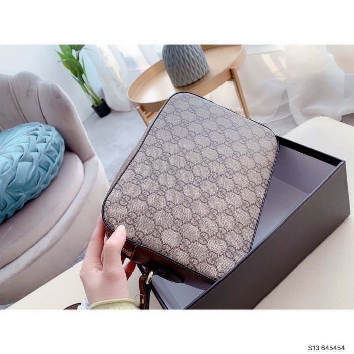 2021SS新作Gucci グッチ レディースショルダーバッグスーパーコピー