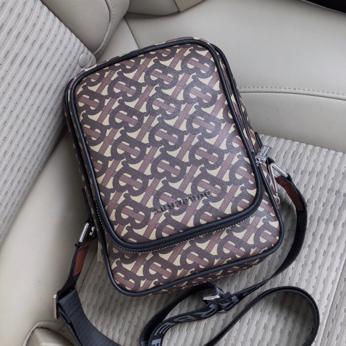 2020SS新作 Burberry バーバリー メンズ ショルダーバック スーパーコピー