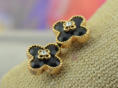 Van Cleef & Arpels ヴァン クリーフ＆アーペル イヤリング ピアス Van-42e