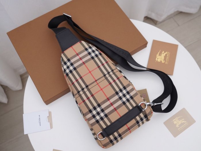 202103SS新作 Burberry バーバリー メンズ ショルダーバック スーパーコピー