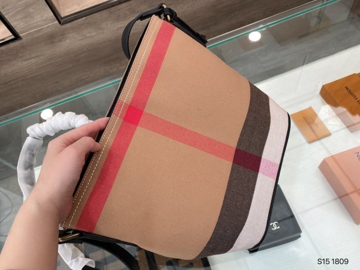 202103SS新作Burberryバーバリー レディース ショルダーバック スーパーコピー
