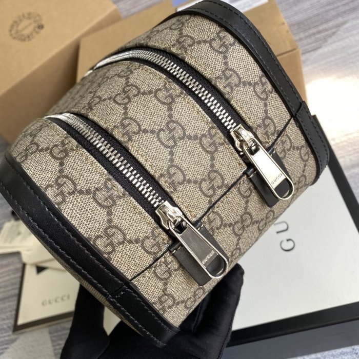 2021SS新作 Gucci グッチ メンズ ショルダーバックスーパーコピー