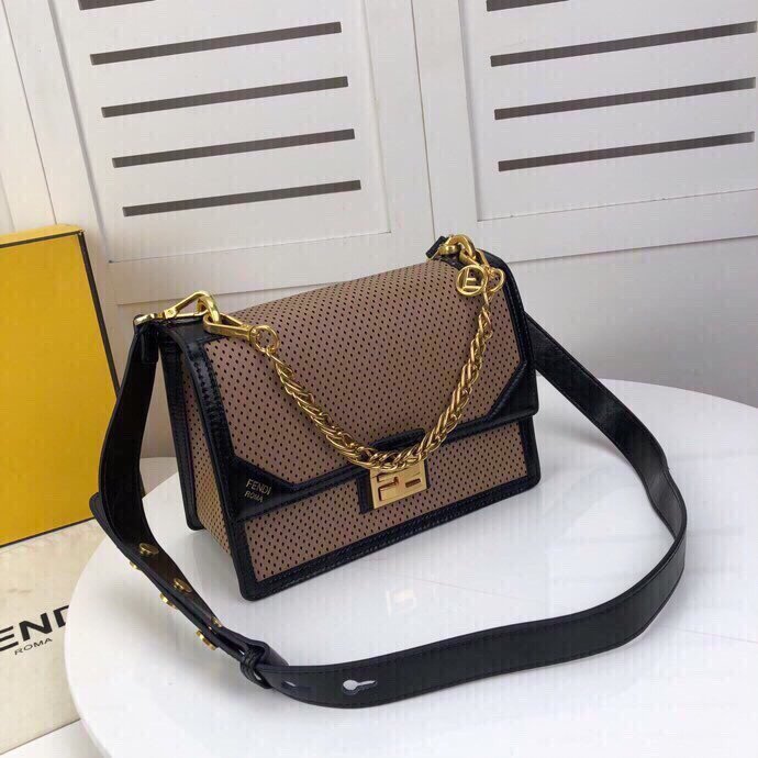 2020SS新作 FENDI フェンディ レディース ショルダーバック スーパーコピー
