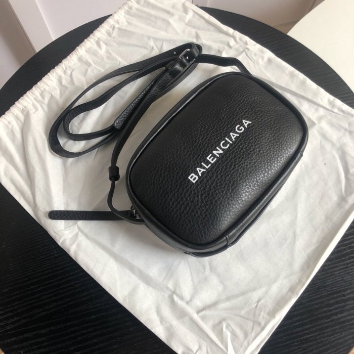 2020SS新作 Balenciaga バレンシアガ メンズ ショルダーバックスーパーコピー