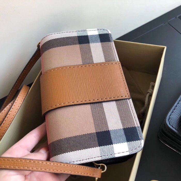202103SS新作Burberryバーバリー レディース ショルダーバック スーパーコピー