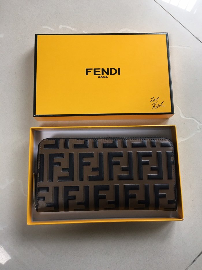 2020SSフェンディ FENDI 新作通販長財布 スーパーコピー