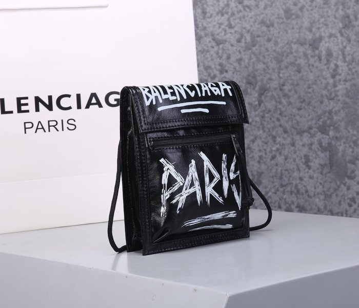 2020SS新作 Balenciaga バレンシアガ メンズ ショルダーバック スーパーコピー