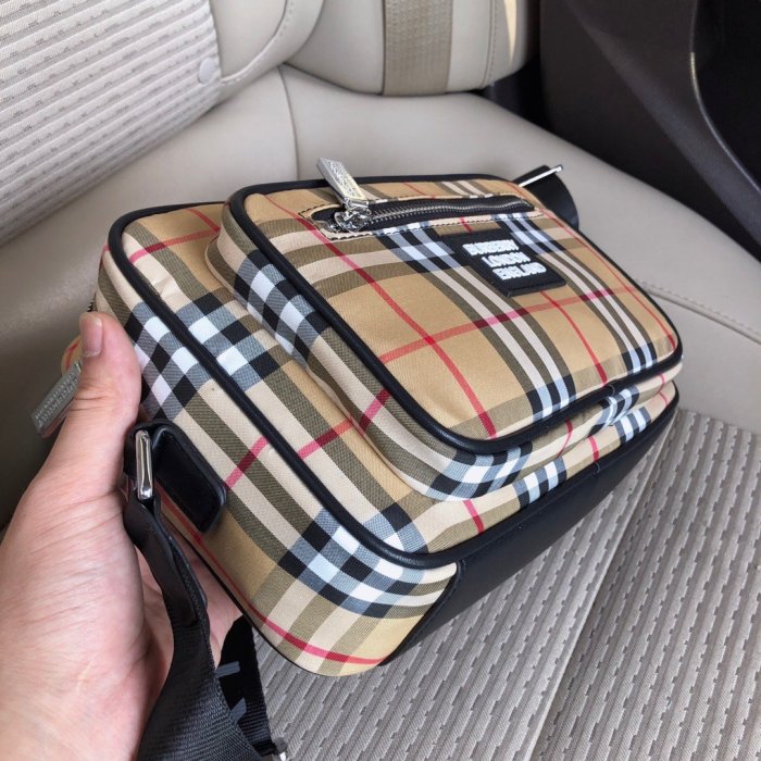 2020SS新作 Burberry バーバリー メンズ ショルダーバック スーパーコピー