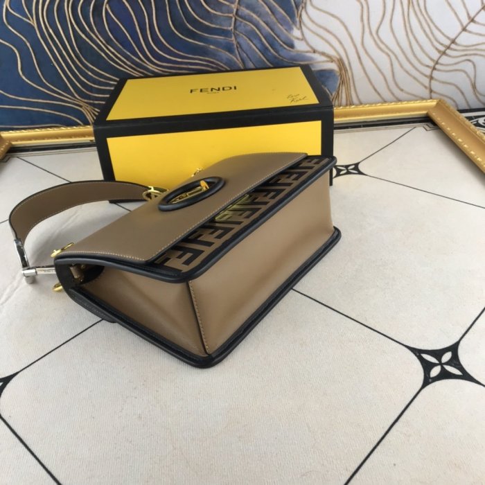 2021SS新作 FENDI フェンディ レディースショルダーバックスーパーコピー