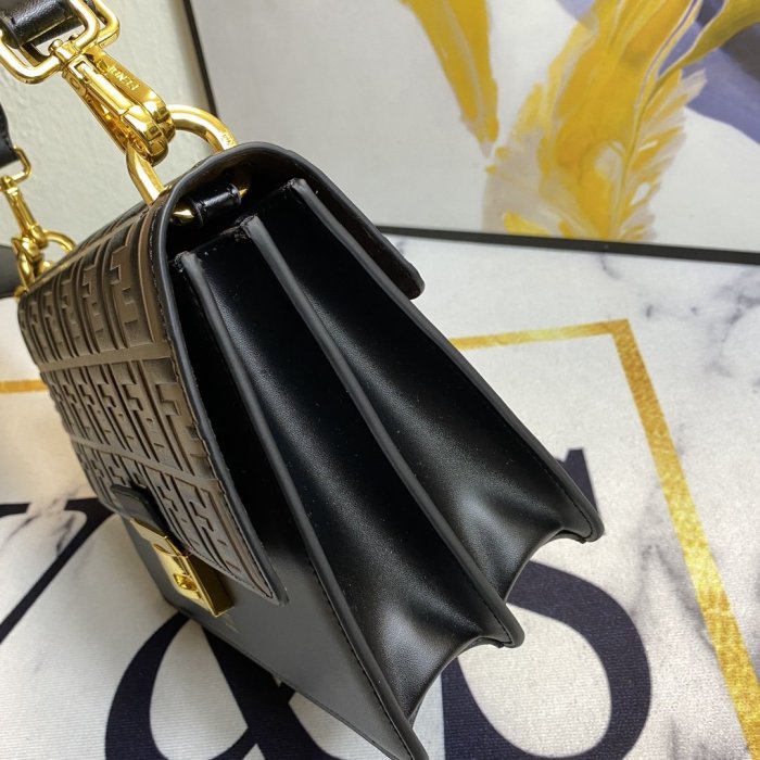 202103SS新作 FENDI フェンディ レディースショルダーバックスーパーコピー