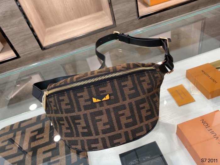 202103SS新作 FENDI フェンディ レディースショルダーバックスーパーコピー