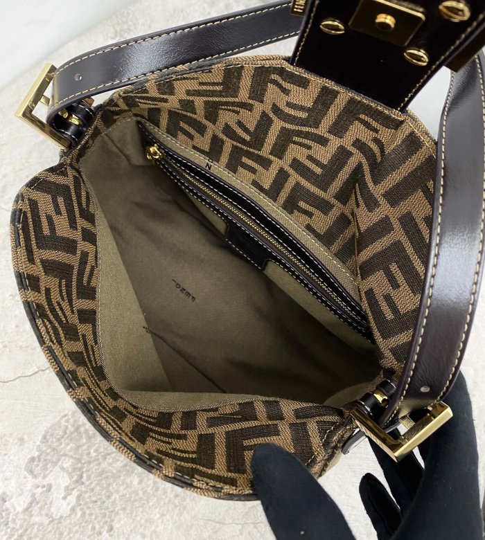202103SS新作 FENDI フェンディ レディースショルダーバックスーパーコピー