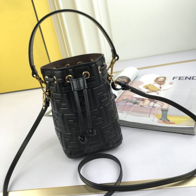 2020SS新作 FENDI フェンディ レディース ショルダーバック スーパーコピー