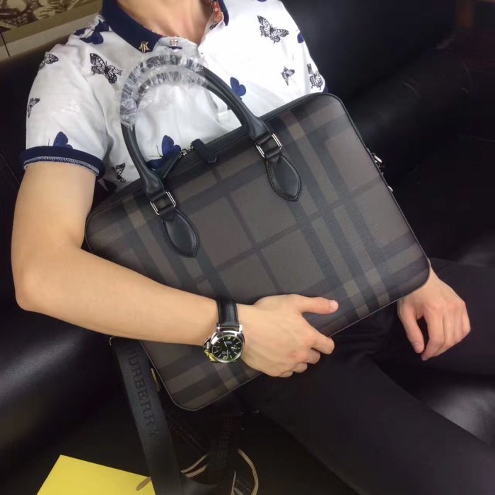 2021SS新作 Burberry バーバリー メンズ ハンドバックスーパーコピー