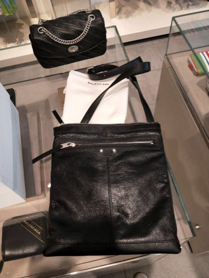 2020SS新作 Balenciaga バレンシアガ メンズ ショルダーバック スーパーコピー