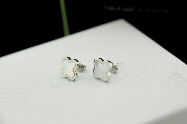 Van Cleef & Arpels ヴァン クリーフ＆アーペル イヤリング ピアス Van-213e