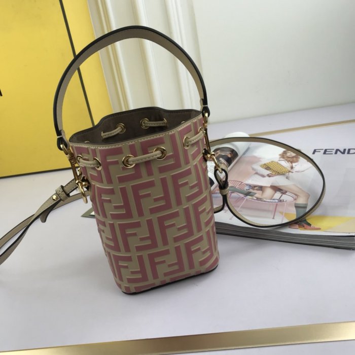 2020SS新作 FENDI フェンディ レディース ショルダーバック スーパーコピー