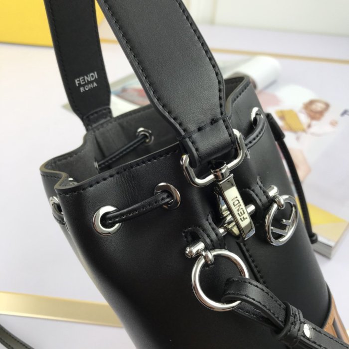 2020SS新作 FENDI フェンディ レディース ショルダーバック スーパーコピー