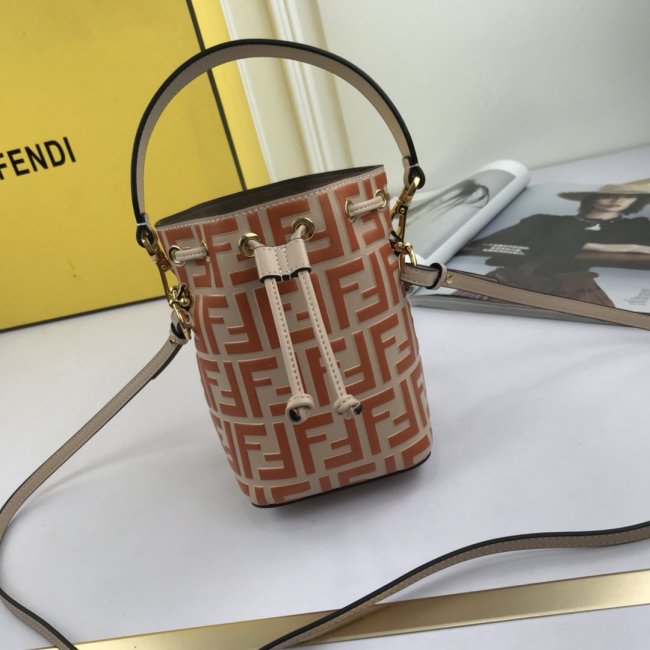 2020SS新作 FENDI フェンディ レディース ショルダーバック スーパーコピー