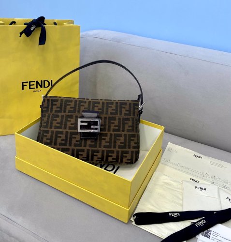 202103SS新作 FENDI フェンディ レディースショルダーバックスーパーコピー