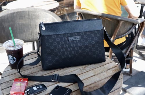 2020SS新作 Gucci グッチ メンズ ショルダーバックスーパーコピー