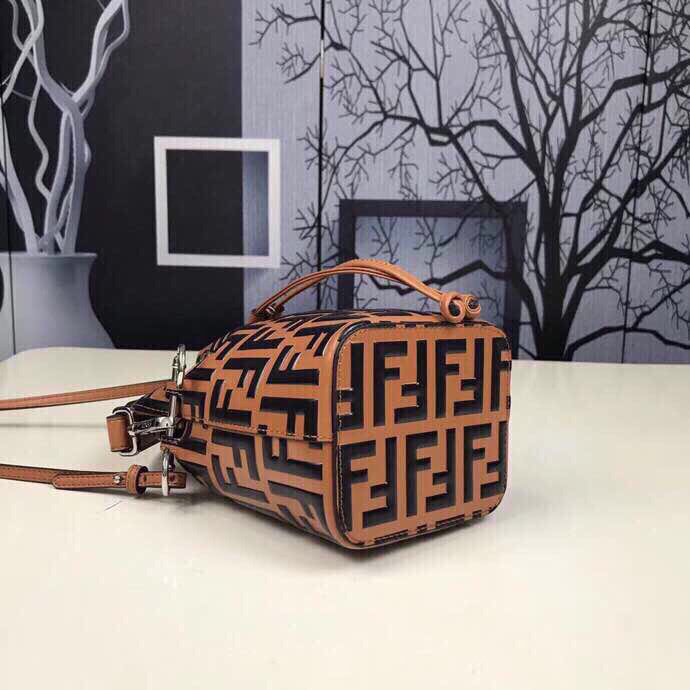 2020SS新作 FENDI フェンディ レディース ショルダーバック スーパーコピー