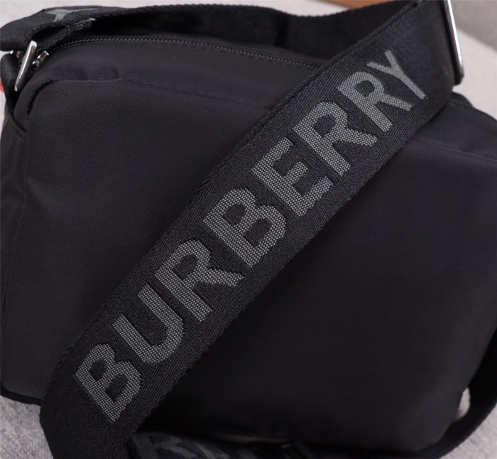 202103SS新作 Burberry バーバリー メンズ ショルダーバック スーパーコピー