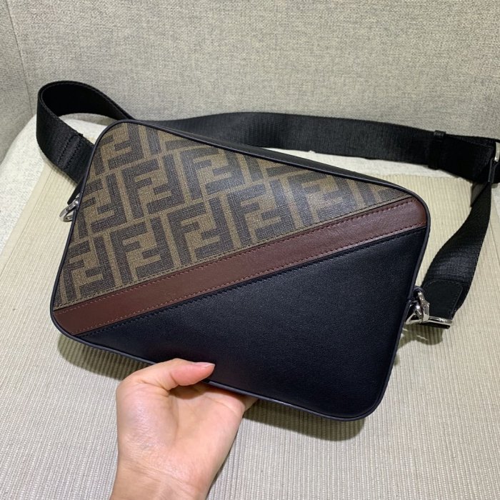 2021SS新作 FENDI フェンディ ショルダーバック スーパーコピー