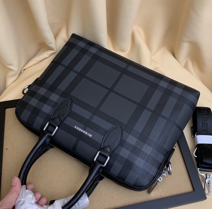2020SS新作 Burberry バーバリー メンズ ハンドバックスーパーコピー