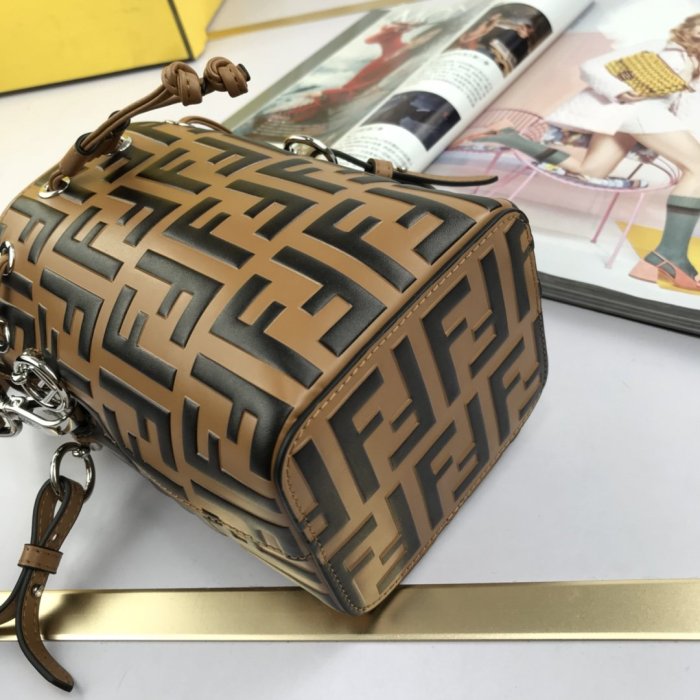 2020SS新作 FENDI フェンディ レディース ショルダーバック スーパーコピー