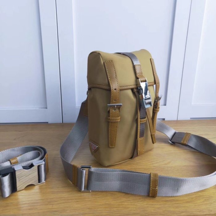2021SS新作 メンズ Prada プラダショルダーバッグスーパーコピー