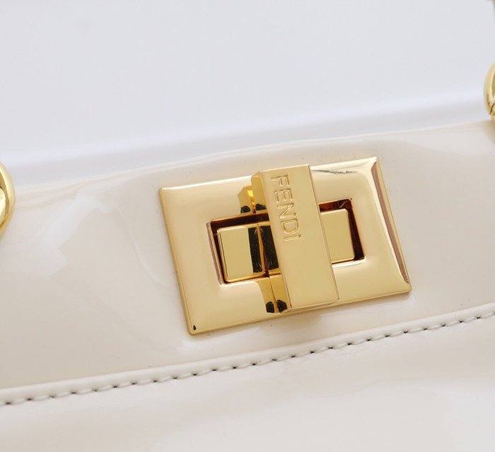 2020SS新作 FENDI フェンディ レディース ショルダーバック スーパーコピー