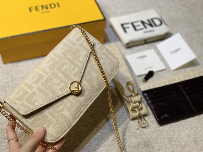 202103SS新作 FENDI フェンディ レディースショルダーバックスーパーコピー