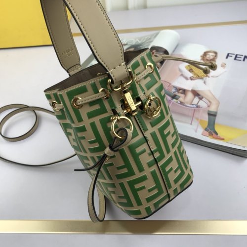 2020SS新作 FENDI フェンディ レディース ショルダーバック スーパーコピー