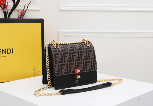 202103SS新作 FENDI フェンディ レディースショルダーバックスーパーコピー