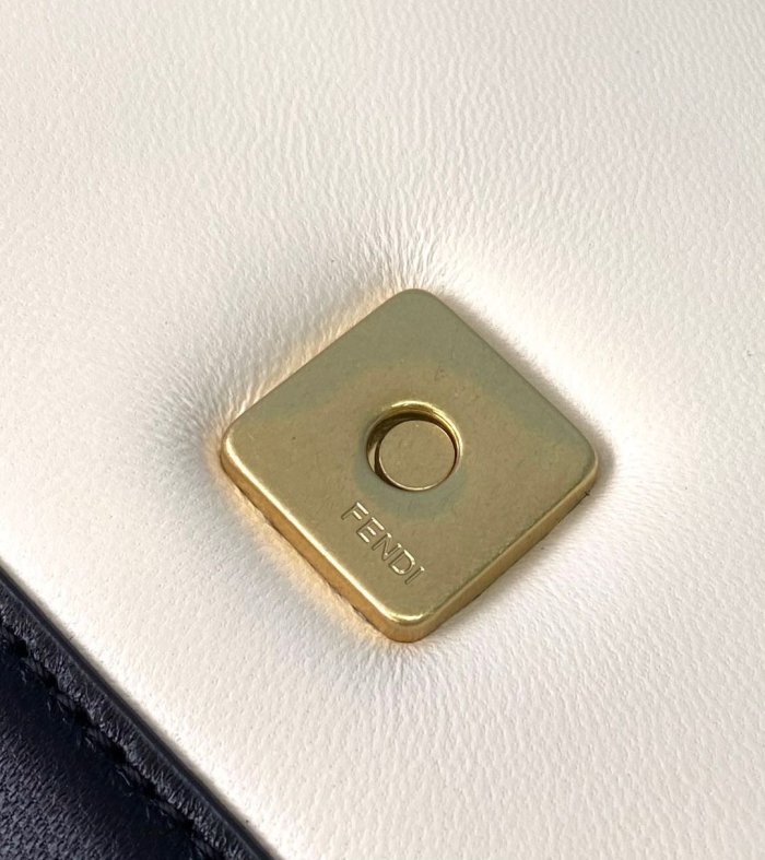 2021SS新作 FENDI フェンディ レディースショルダーバックスーパーコピー