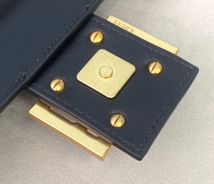 2021SS新作 FENDI フェンディ レディースショルダーバックスーパーコピー