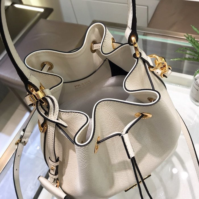 202103SS新作 Prada プラダ レディース ショルダーバックスーパーコピー