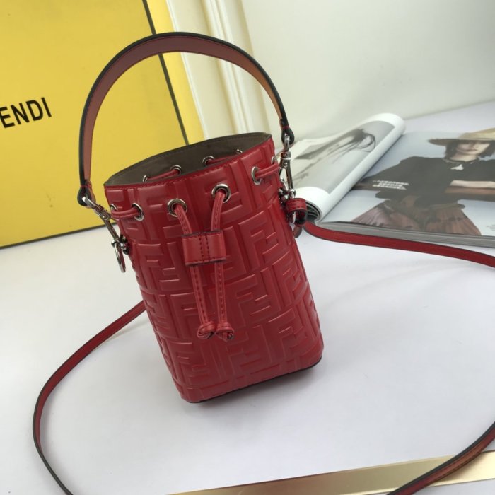 2020SS新作 FENDI フェンディ レディース ショルダーバック スーパーコピー