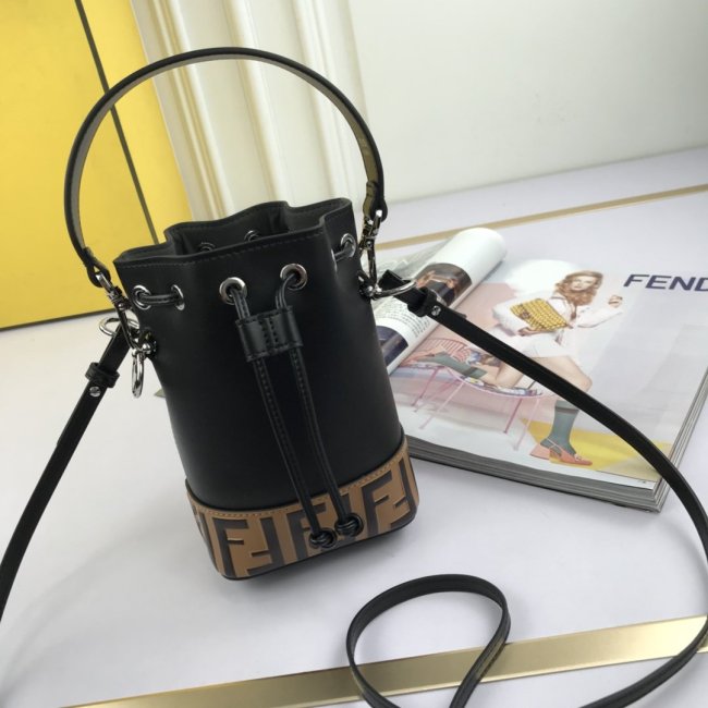 2020SS新作 FENDI フェンディ レディース ショルダーバック スーパーコピー