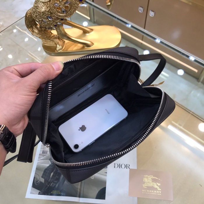 2020SS新作 Burberry バーバリー メンズ ショルダーバック スーパーコピー