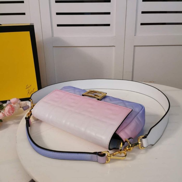 2020SS新作 FENDI フェンディ レディース ショルダーバック スーパーコピー