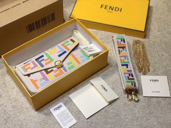 202103SS新作 FENDI フェンディ レディースショルダーバックスーパーコピー