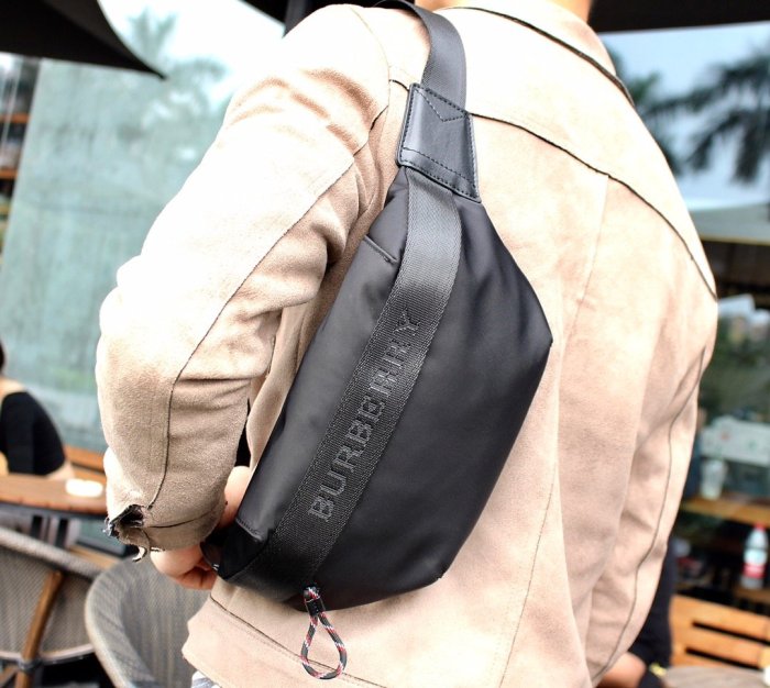 202103SS新作 Burberry バーバリー メンズ ショルダーバック スーパーコピー