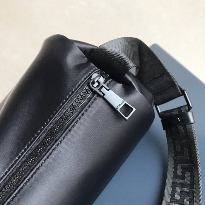 202107SS新作Versace ヴェルサーチェメンズ ショルダーバッグ スーパーコピー