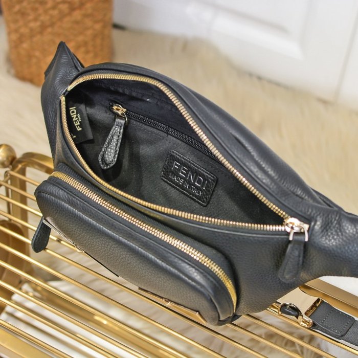 202107SS新作 FENDI フェンディ メンズ ショルダーバックスーパーコピー