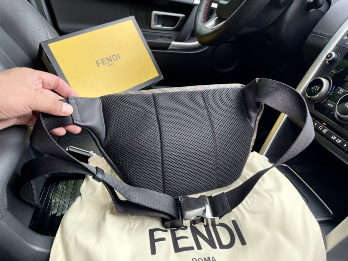 202107SS新作 FENDI フェンディ メンズ ショルダーバックスーパーコピー